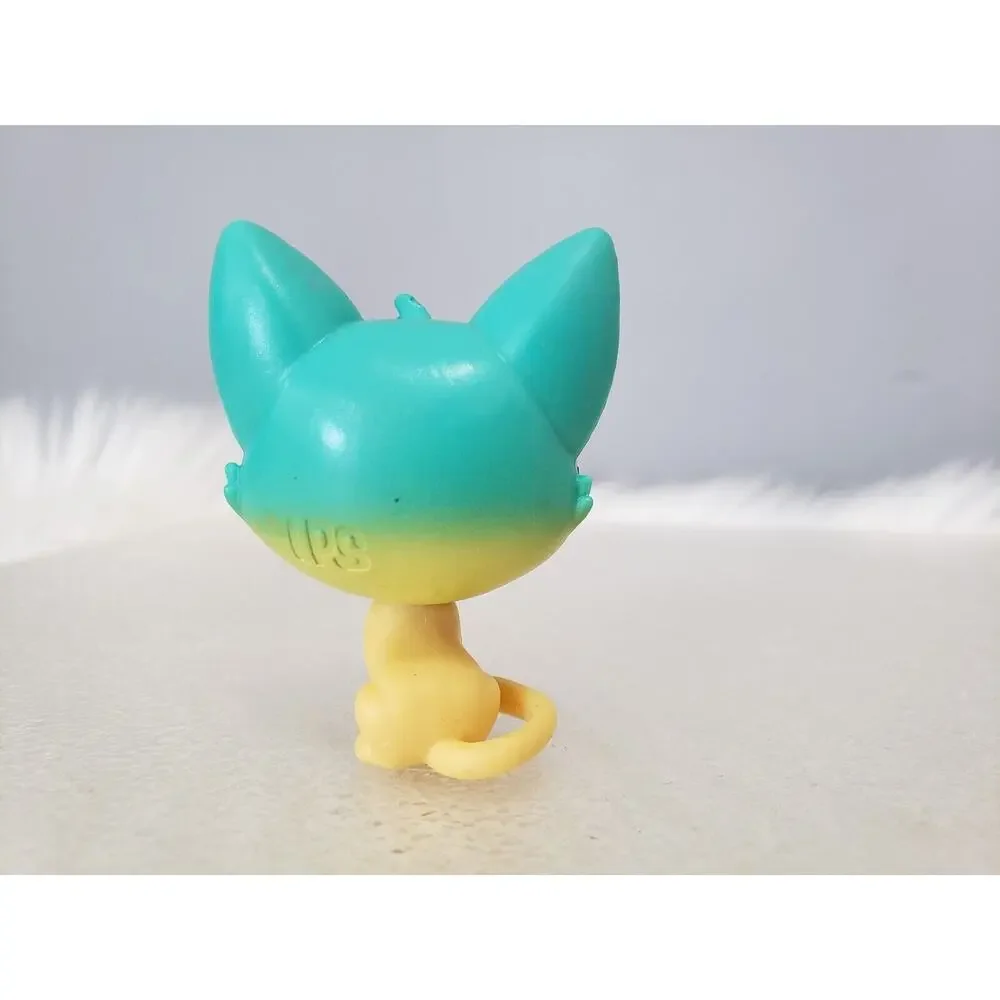 LITTLEST PET SHOP LPS Lucky Cat Moonstone Teal Yellow Glow In The Dark Star Eyes